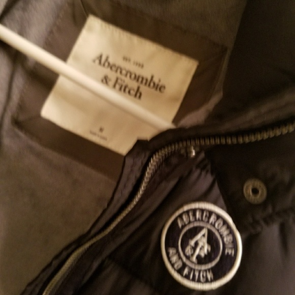 Abrecombie & Fitch Black Vest with a hood!⚫ - Picture 4 of 7